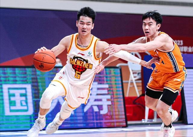 转折点皇家马德里复出首秀，CBA季后赛今夜攻防权衡，媒体盛赞，阵容厚度经受考验的简单介绍-问鼎网址