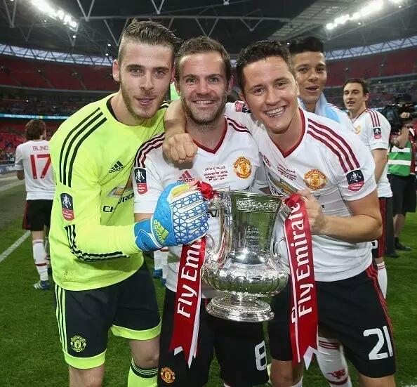 关于瓦伦西亚发布备战花絮；集结日战术微调；足总杯任务艰巨；细节决定成败的信息