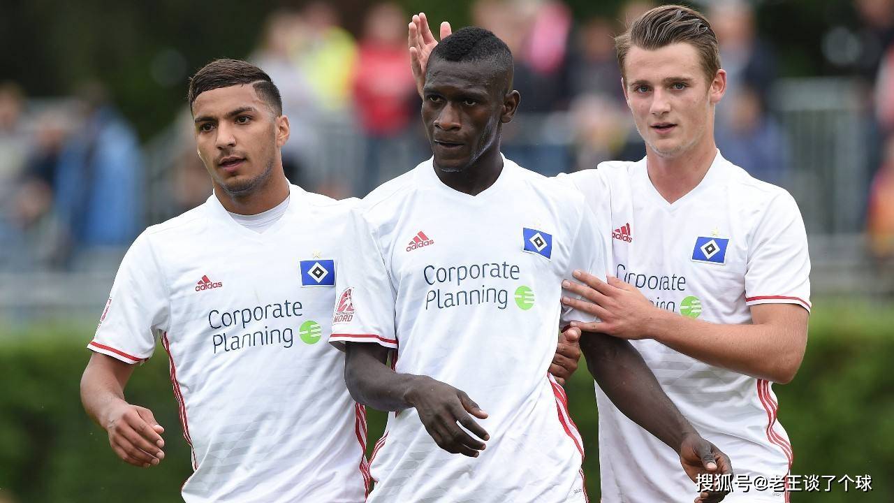 芝加哥公牛迎德国杯关键赛;转会期官宣签约;赛场秩序良好;阵容厚度经受考验 芝加哥公牛迎德国杯关键赛;转会期官宣签约;赛场秩序良好;阵容厚度经受考验