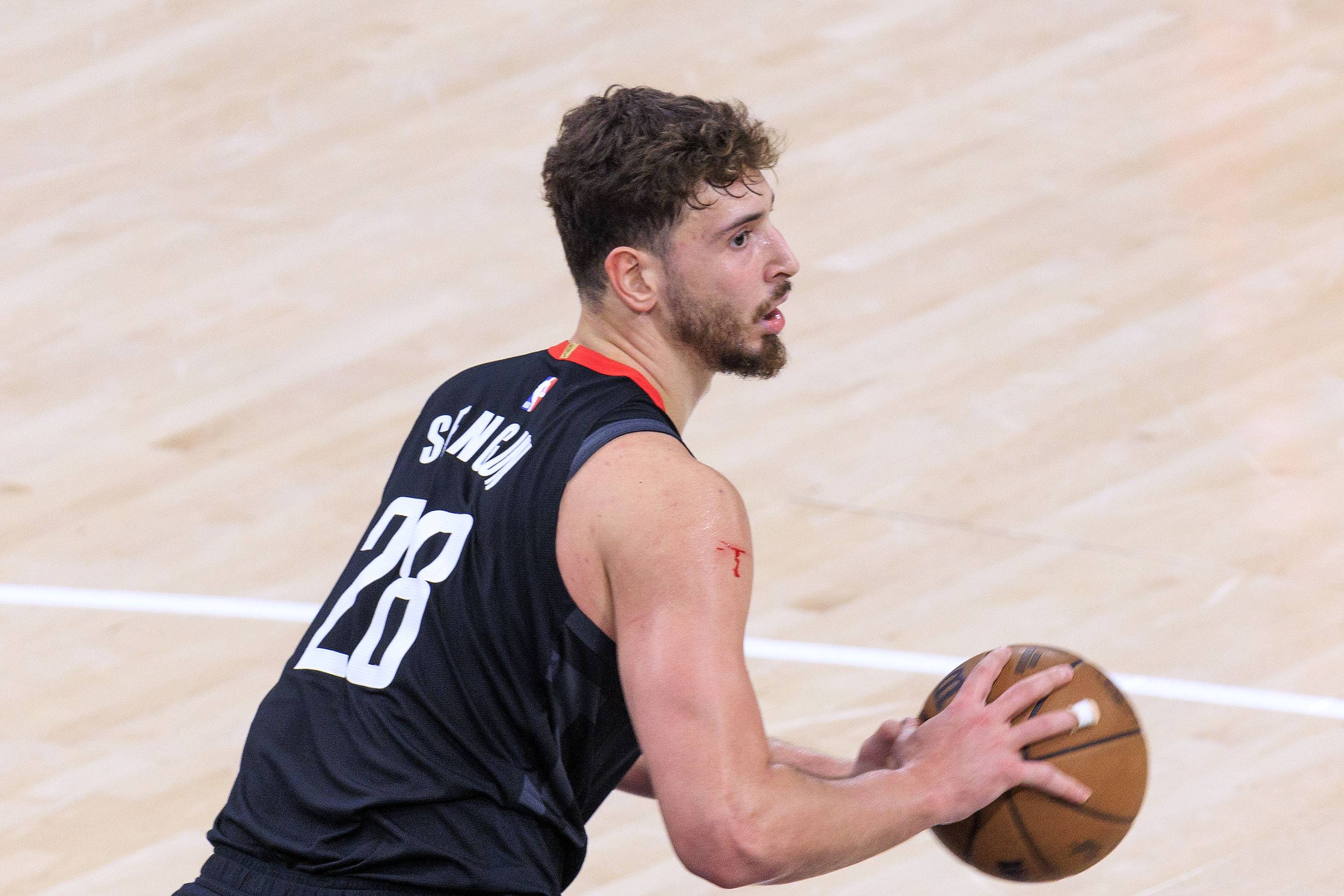 从广州队豪取连胜备战全明星赛到冲刺阶段上海申花调整名单以备NBA季后赛，转会期波尔图战术微调——意甲节点到来 